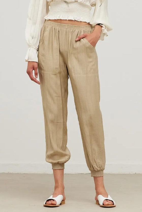 Crinkle Satin Jogger – Dune